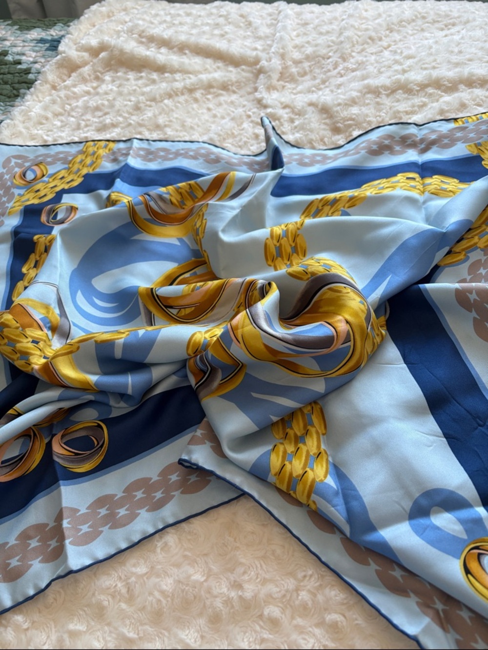 Authentic Cartier must de Cartier Blue and Gold Chain Print Silk Scarf NEW - Picture 7 of 9